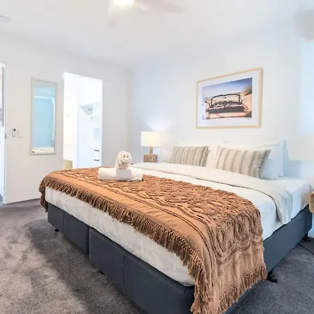 Charming 2Br Ocean View Apartment Gold Coast Exterior photo