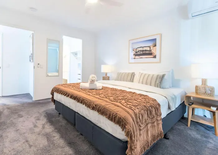 Charming 2Br Ocean View Apartment